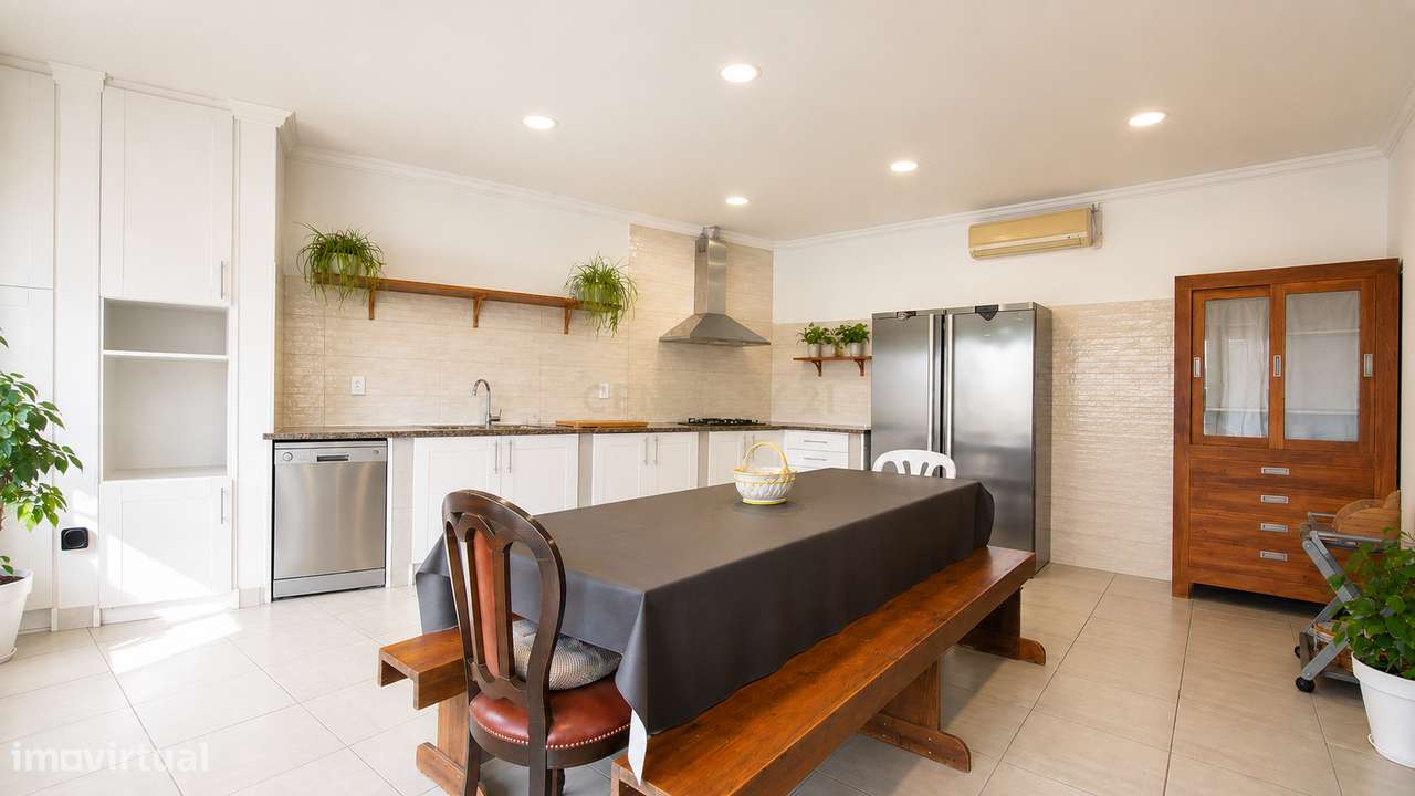 Moradia T3 em lote de 936m2 em Vila Alegre, Fernão Ferro-9