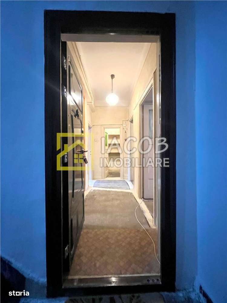 Apartament 2 CD, zona Aviatorilor, etaj 1, Bacau-13