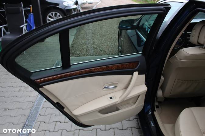 BMW Seria 5 520d - 12