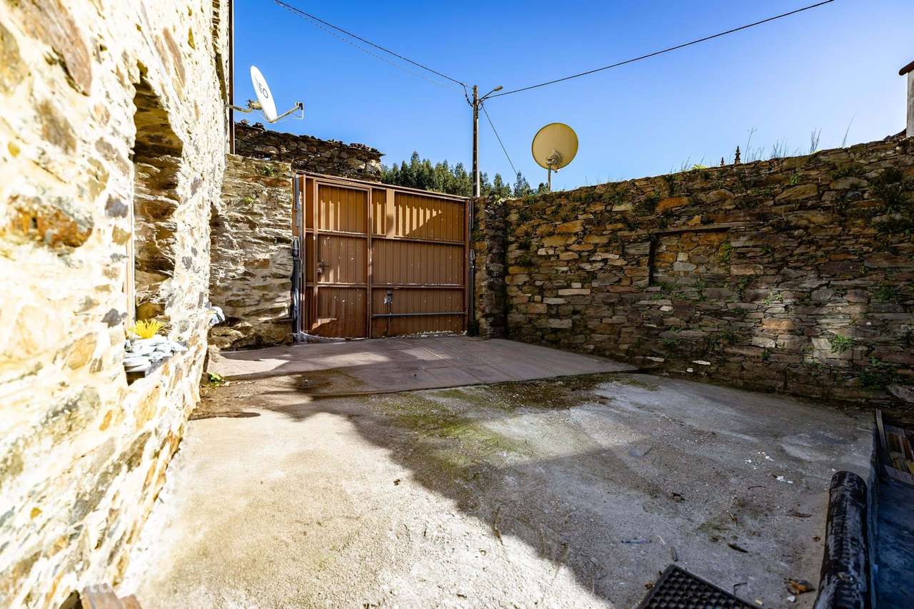 Encantadora Vivenda de Arquitetura  de Pedra  - com  Anexo T1+1 , Jard - Grande imagem: 5/60