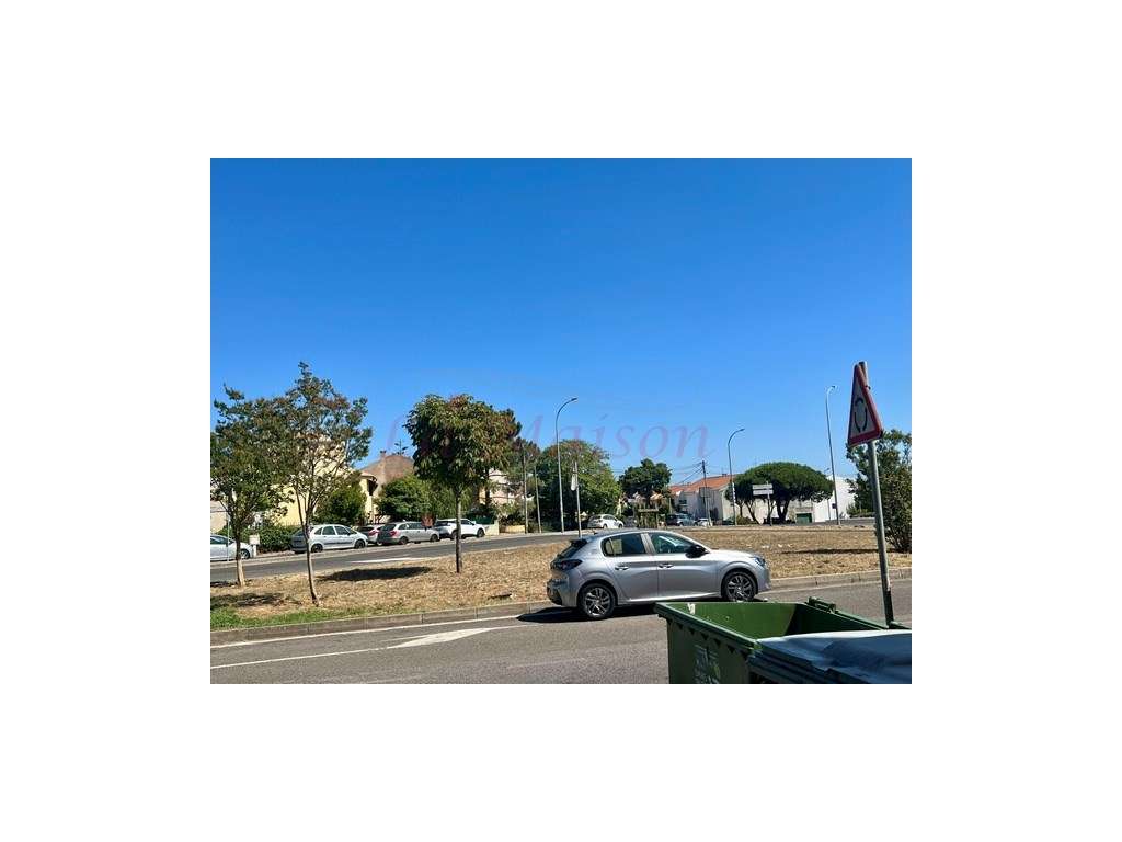 Apartamento T2 com parqueamento em Algueirão - Mem Martins-21