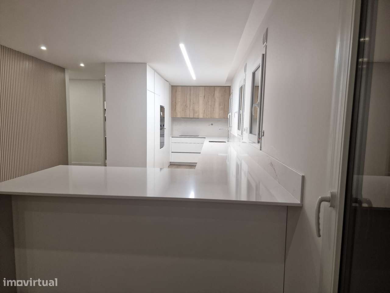 T3  (+ T2) Luxo, c Estac. e Arrecadação, jtº Forum Almada e Faculdades-7