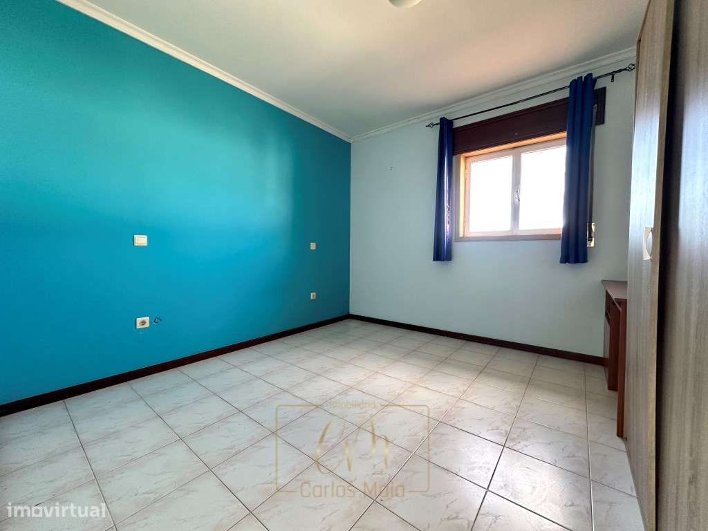 Moradia Bi Familiar / 2 Andares Moradia com logradouro-8