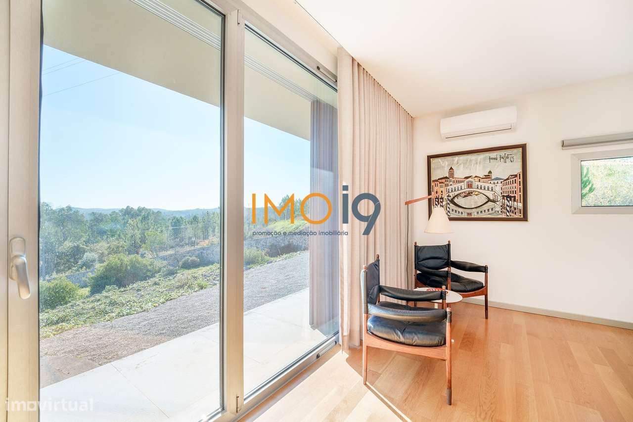 Moradia T4 Luxo - São Mamede-25