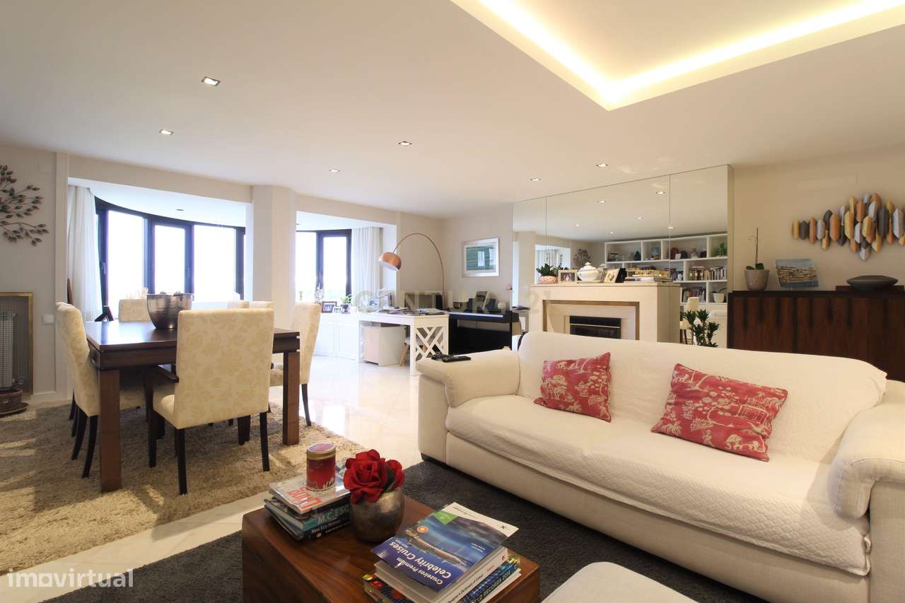 Luxuoso Apartamento T3 nas Torres das Amoreiras, Lisboa-0