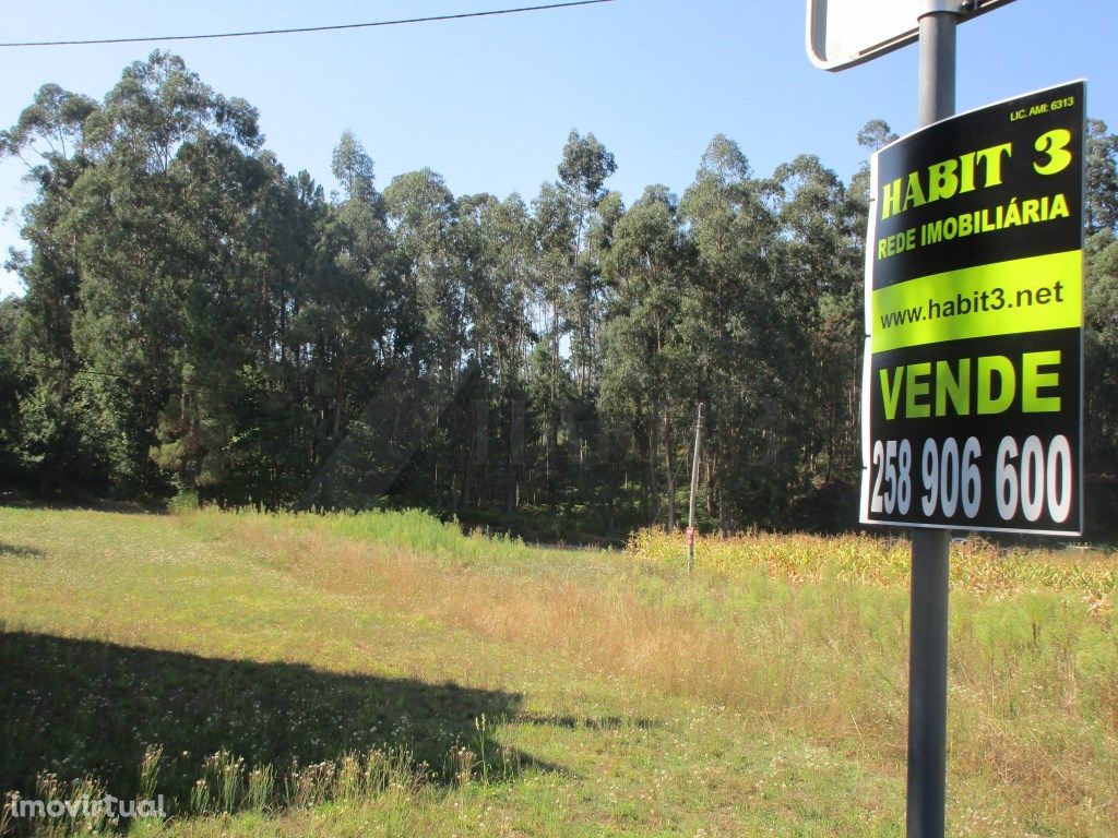 Terreno para construção em Queijada