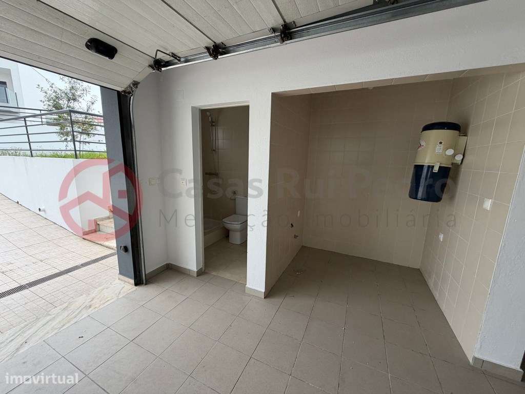 Moradia T5 remodelada no Feijó, Almada - Grande imagem: 5/55