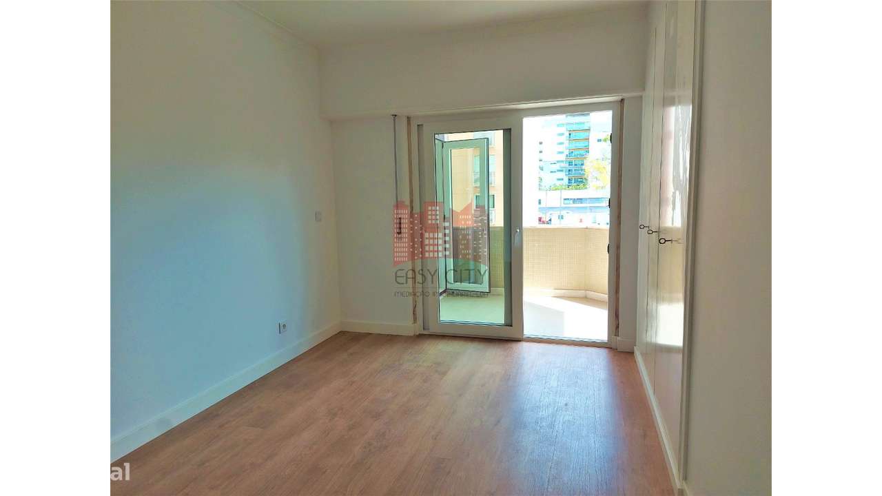 Apartamento T3 em Laranjeiras-11