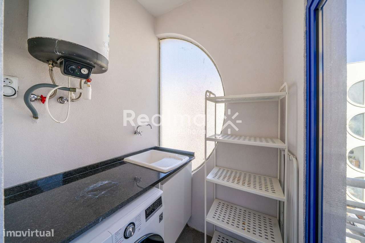 Apartamento T2 Renovado - S.José de S.Lazaro-13