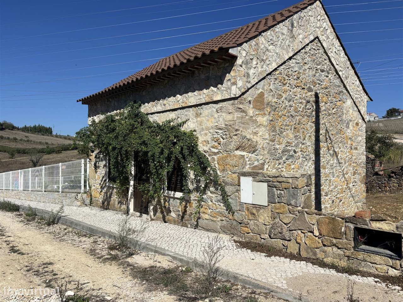 Moradia T1+1 / Terreno / Reguengo do Fétal / Batalha-10