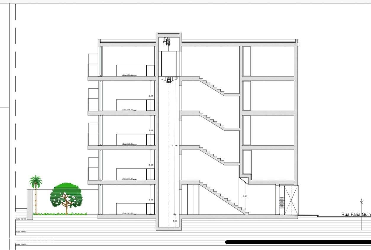 Prédio antigo no centro do Porto com projeto-5