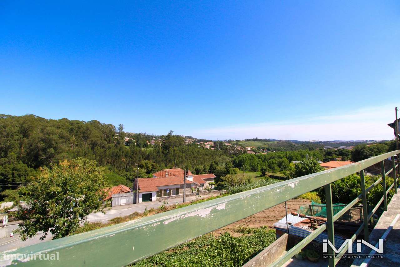 Mini Quinta com Construção Robusta, Poço, Adega e Viabilidade para Seg-45