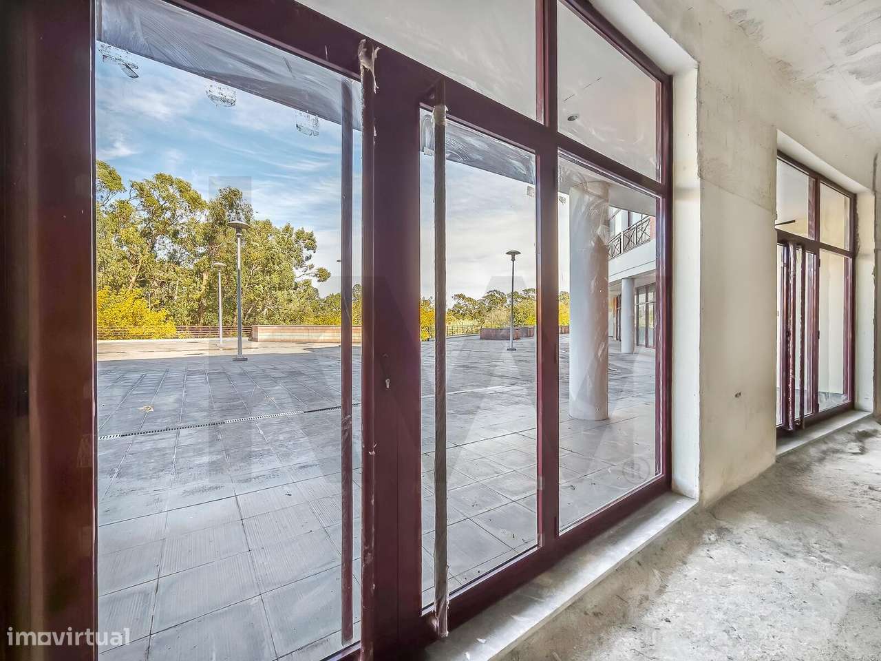 Amplo Espaço Comercial – Localização Estratégica junto ao Taguspark e - Grande imagem: 5/23