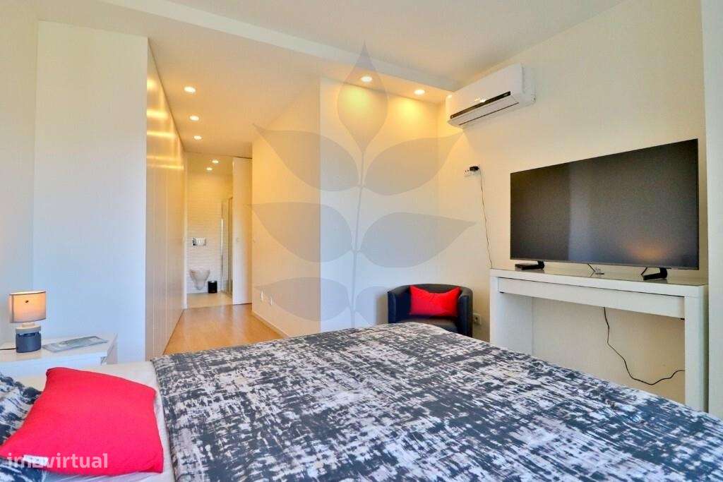 Apartamento T4 em Celeirós | 4 Suites | Garagem para 2 Viaturas-17