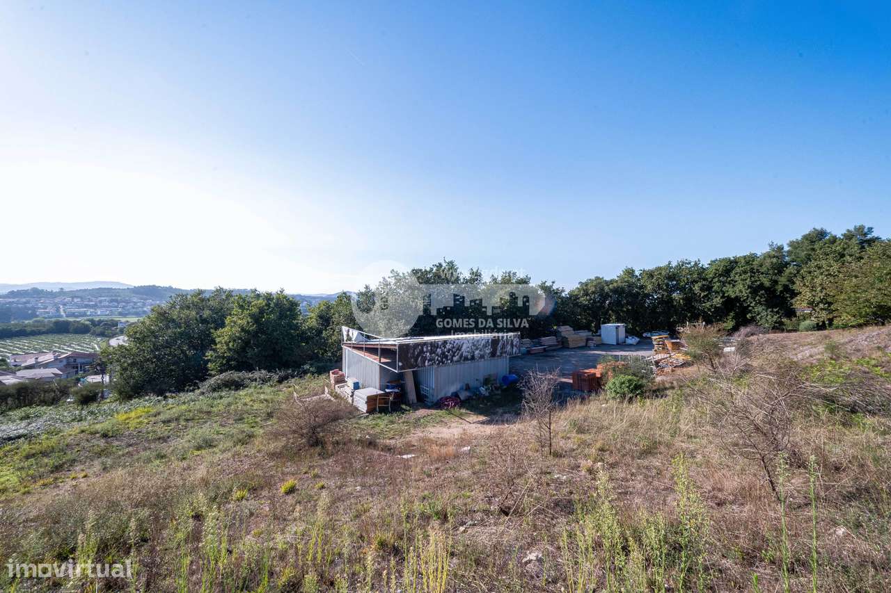 Terreno Urbano com 4605m2 em Esporões-10