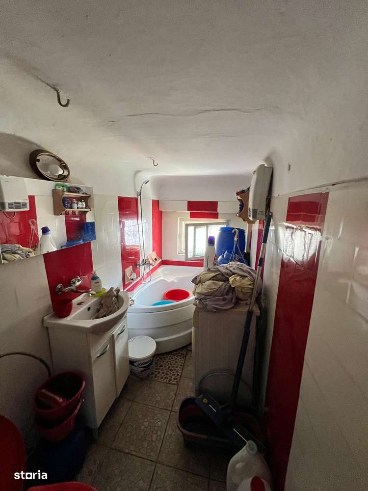 Casă Centrală 125mp + 124mp amenajabil str Mihai V colț cu str Verii-10