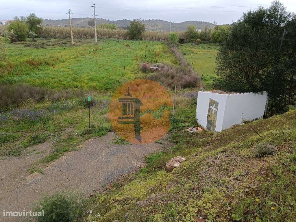 TERRENO COM RUINA - 4.960 M2 - COM NORA - ÁGUA DA BARRAGEM NA JUNQU...-1
