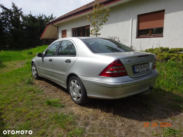 Mercedes-Benz Klasa C 200 CDI Classic - 18