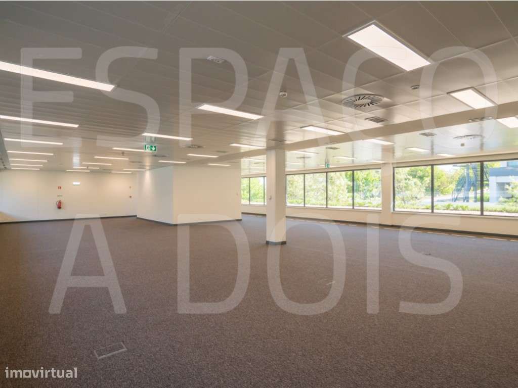 OFERTA DE PERIODO DE CARÊNCIA! Excelente estado! Empreendimento de ... - Grande imagem: 5/38