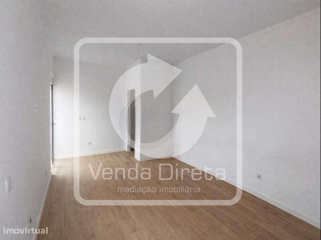 Apartamento T3 totalmente remodelado - Vista Rio!-7