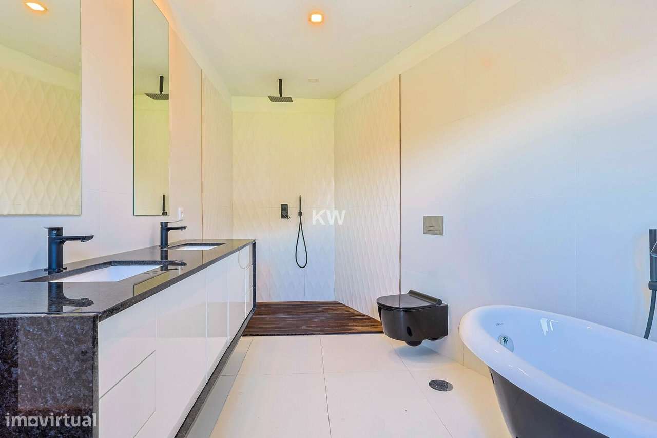 Moradia individual com Piscina terreno de 2661 m2 em Aveleda, Vila do - Grande imagem: 4/47