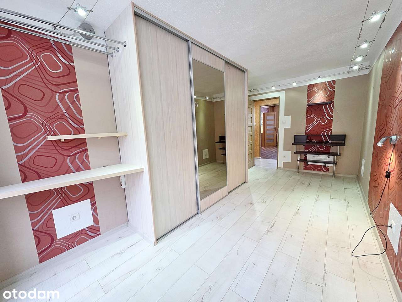 2-pokojowe, balkon, meble w kuchni oraz 2 szafy, ul. Kolejowa-11