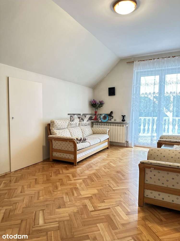 Okazały dom na zielonej i przytulnej działce-15