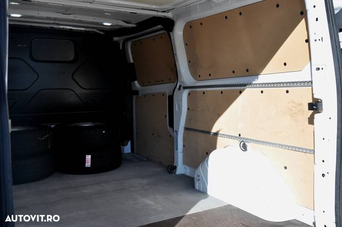 Ford Transit Custom L2H1 Furgon - 11