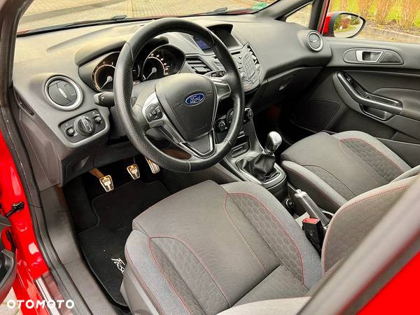 Ford Fiesta 1.0 EcoBoost S&S ST-LINE Red - 19