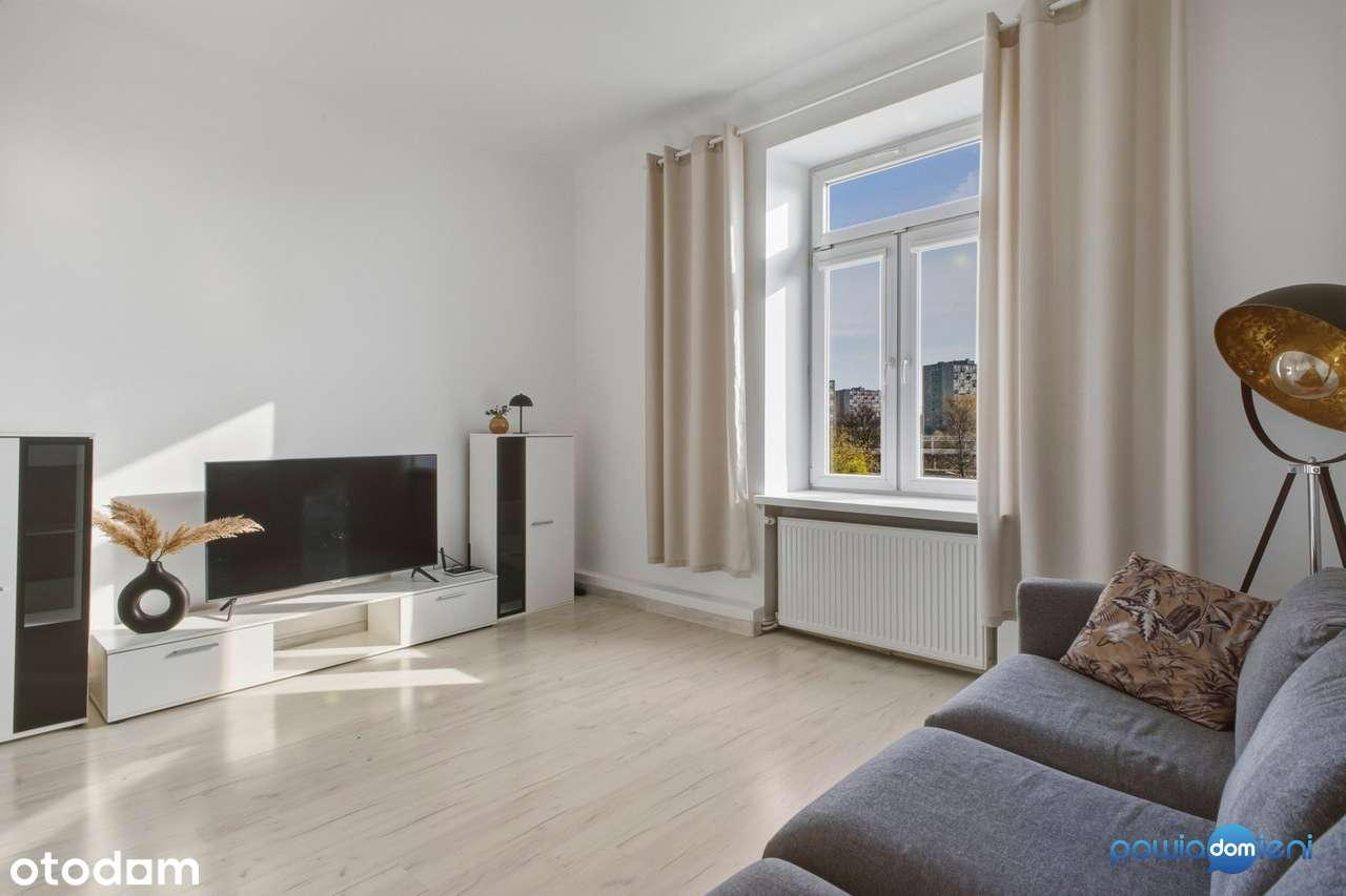 Przestronne i słoneczne mieszkanie w dobrej lokalizacji - Pełny obrazek: 2/14