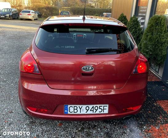 Kia Ceed - 32