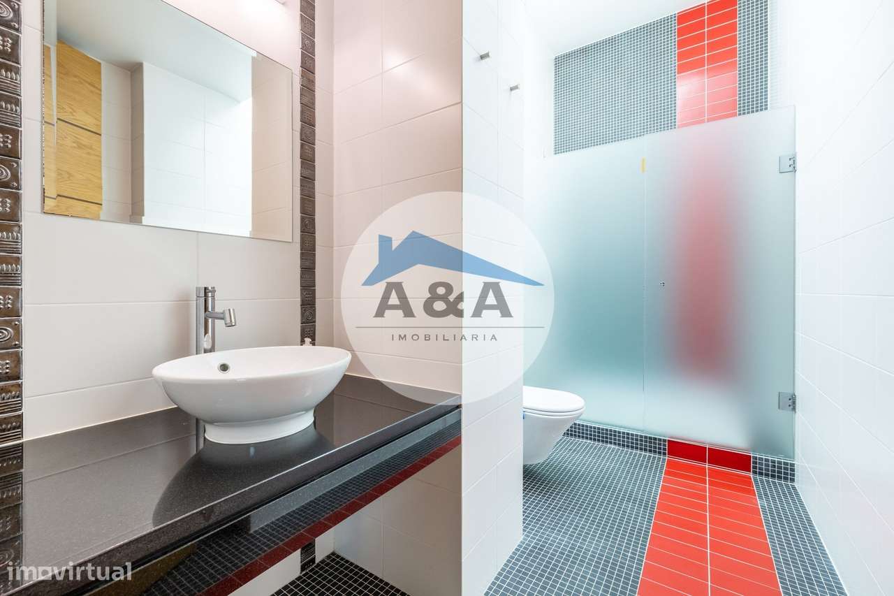 Exclusiva Propriedade de Luxo com Áreas Generosas e Próxima das Praias-31