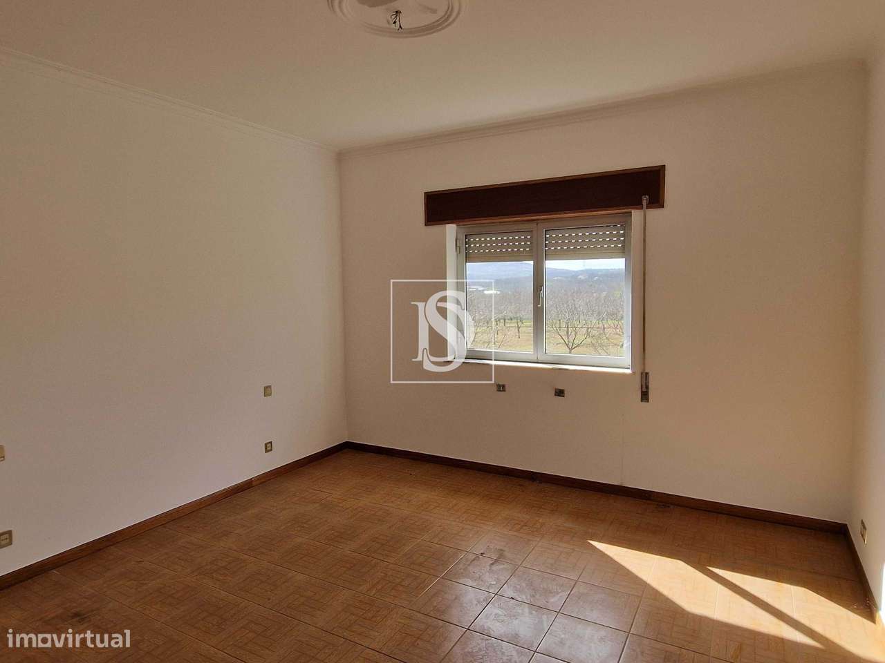 Venda de Moradia T4 independente em S. João da Corveira, Valpaços-24