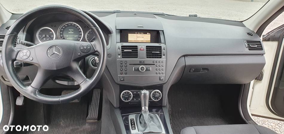 Mercedes-Benz Klasa C 180 T CGI Automatik BlueEFFICIENCY Avantgarde - 9