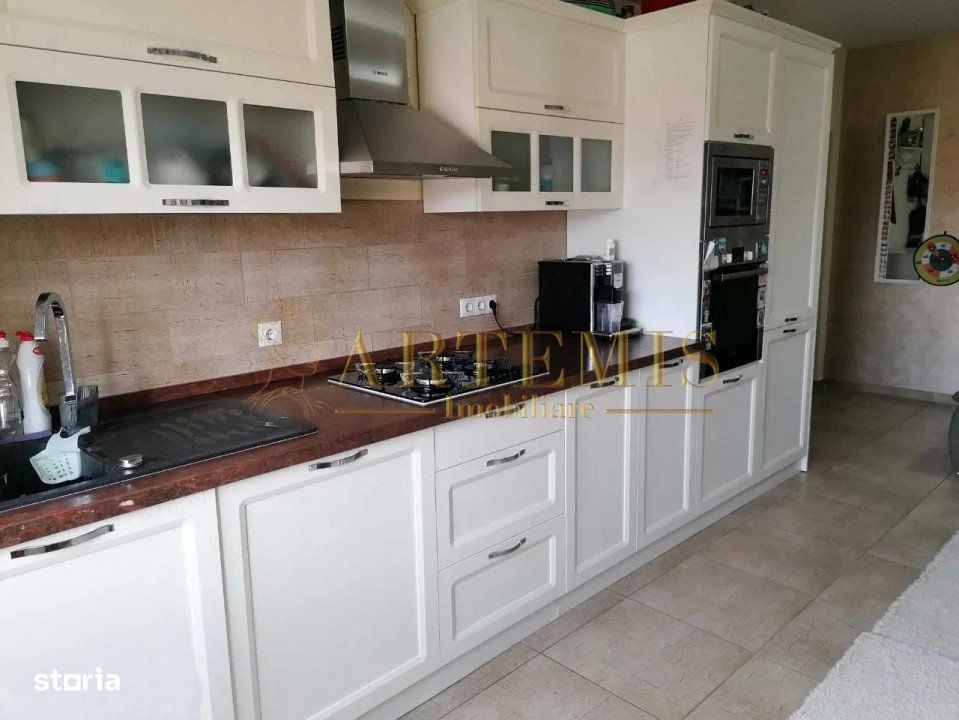 Apartament de 3 camere, 62 mp., zona Florilor