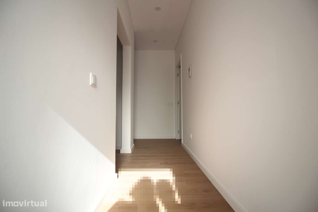 Rc de moradia com Quintal e estacionamento no Seixal-36