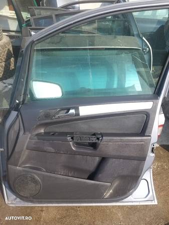 Usa Fata Dreapta pentru Opel Zafira B 2007 - 2