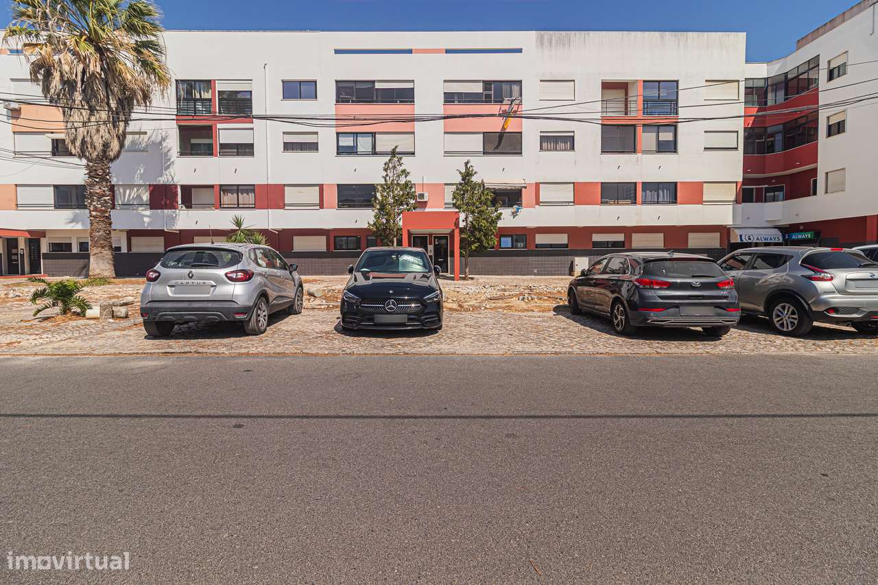 Apartamento T2 remodelado num RC na Marisol-30