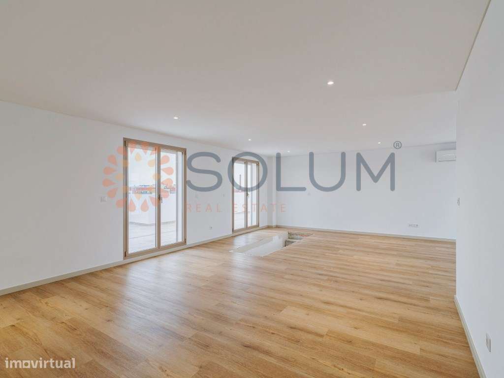 Apartamento Duplex T4 novo com grande Terraço - Montijo-13