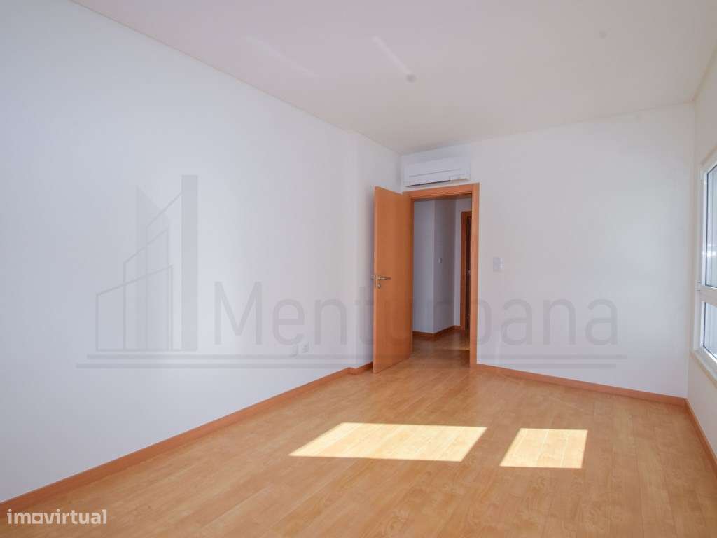 FANTÁSTICO T3 COM TERRAÇO E VISTA DESLUMBRANTE NA PAREDE - CASCAIS-21