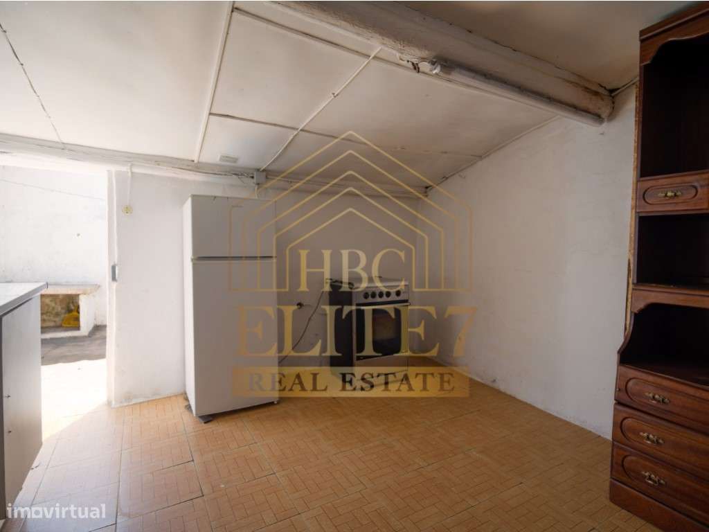 Moradia T3 para Renovar | Vau, Óbidos-32