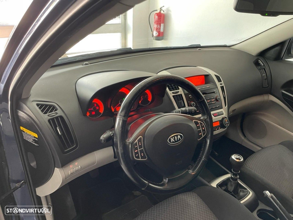 Kia Ceed 1.6 CRDi EX Eco - 13