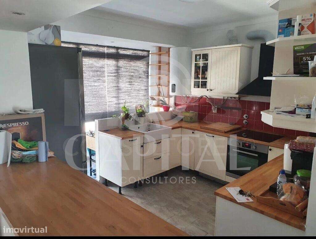 T4 remodelado na Portela de Sacavém - Grande imagem: 1/4