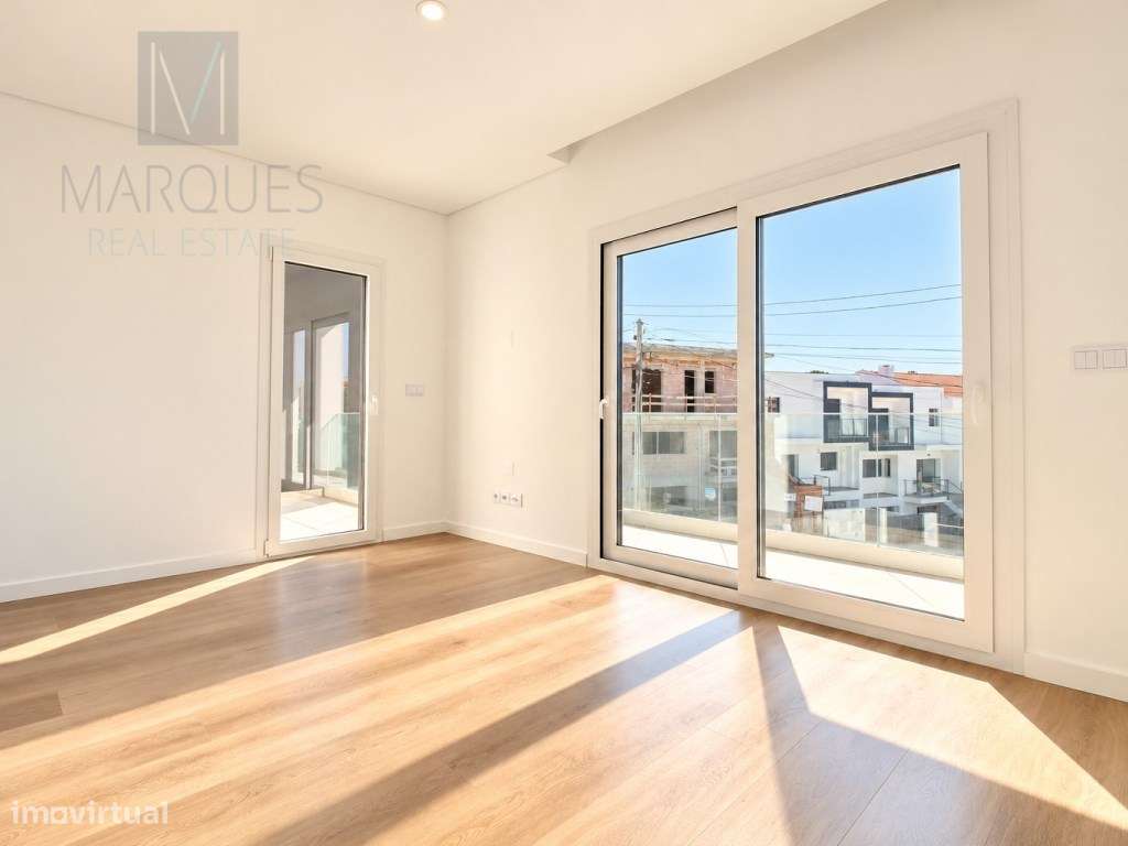 Moradia V4 com Garagem, Logradouro e Jardim em Vale de Milhaços - C...-26