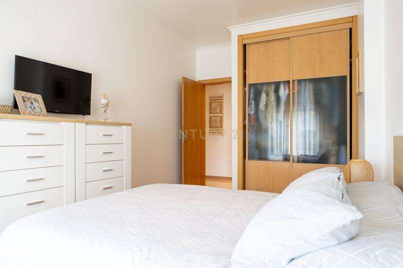 Apartamento T2 com elevador, lugar de estacionamento e arrecadação na-10