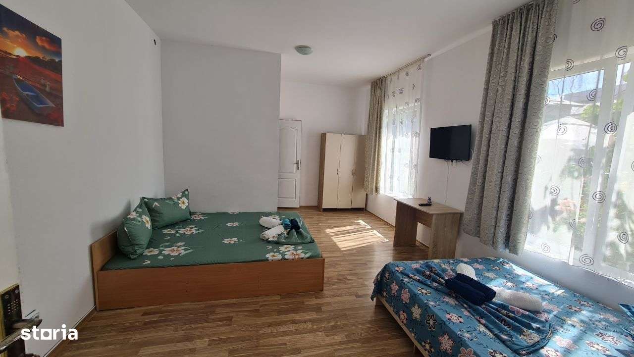 Vila Eforie Nord S+P+1+M 14 camere la 400m de mare - Imagine principală: 1/12