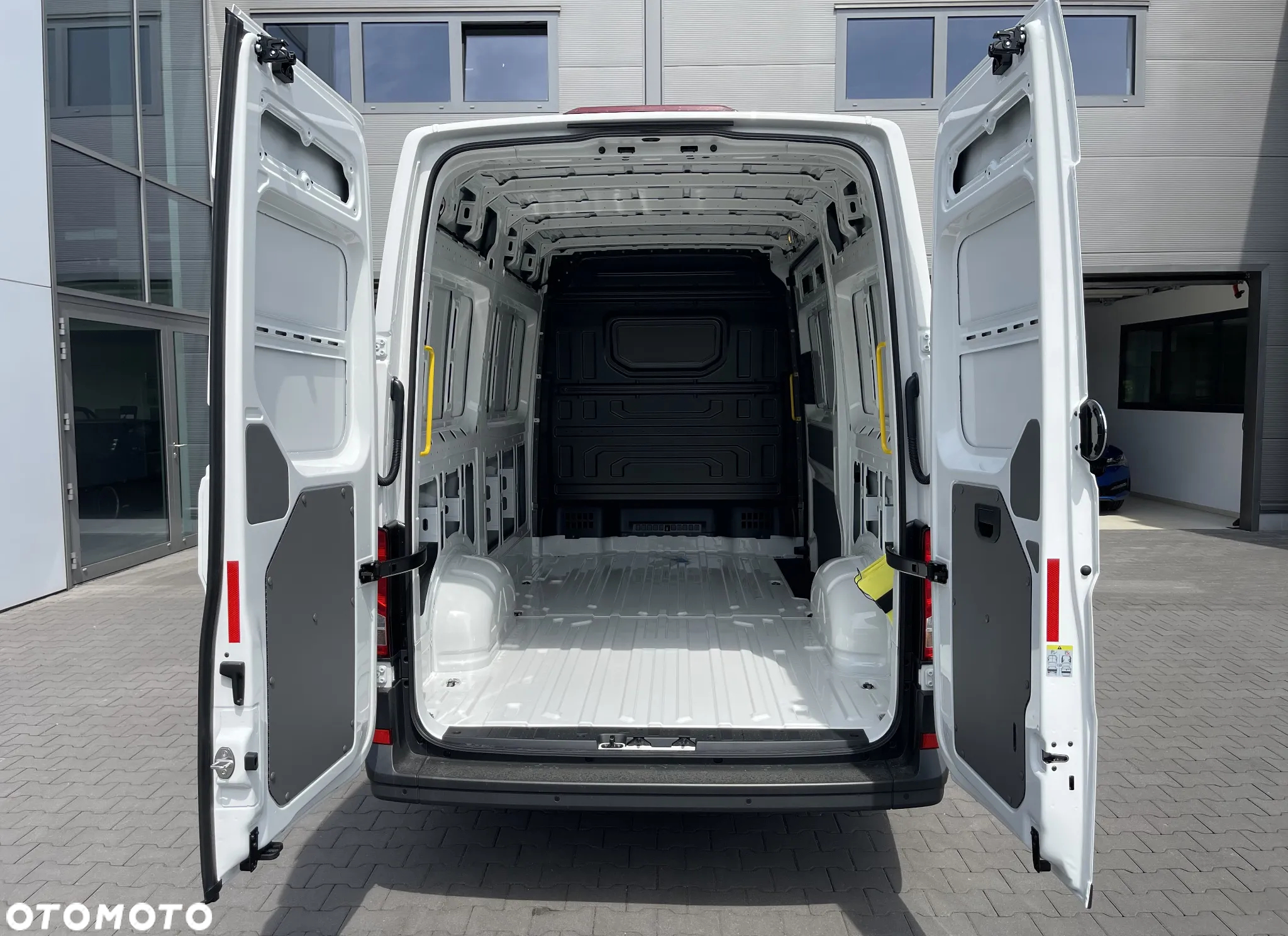 Volkswagen CRAFTER FURGON OPTIMUM+ - 7