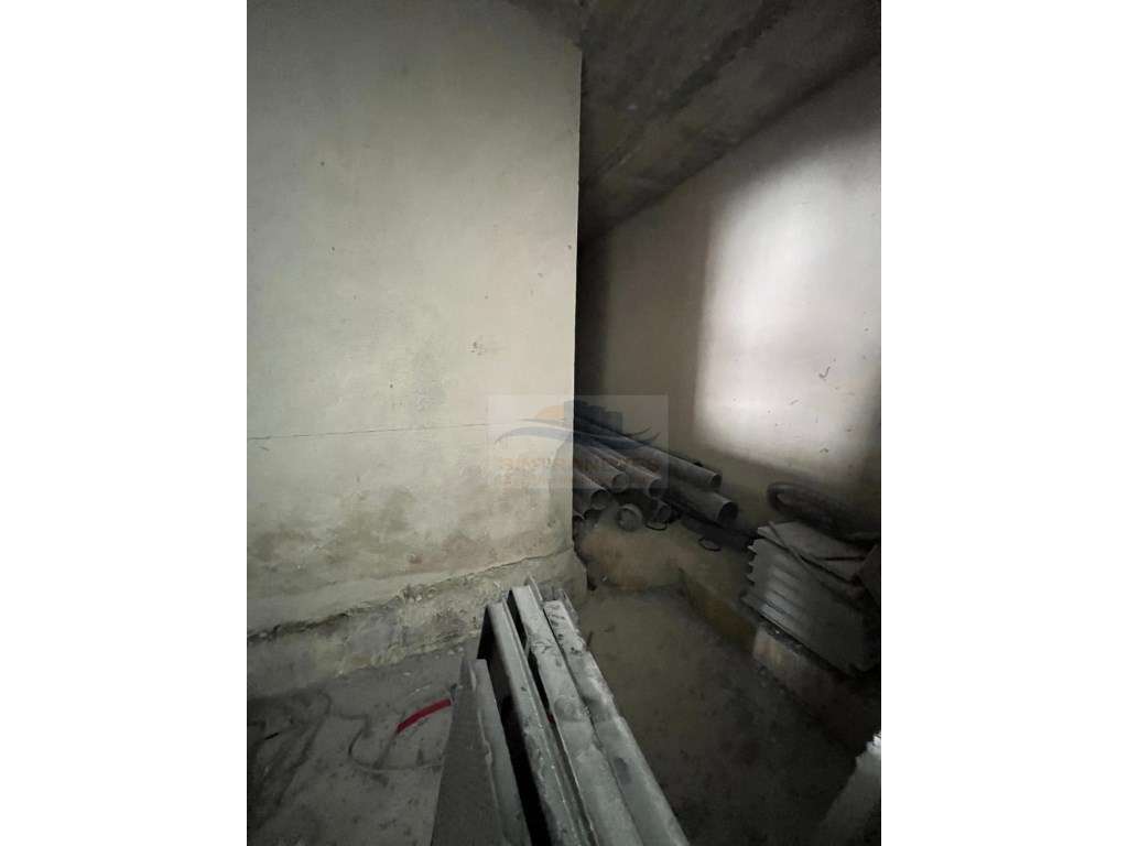 Moradia dos Sonhos 3 Suítes, Piscina, Painel Solar, 4 Vagas Garagem...-8