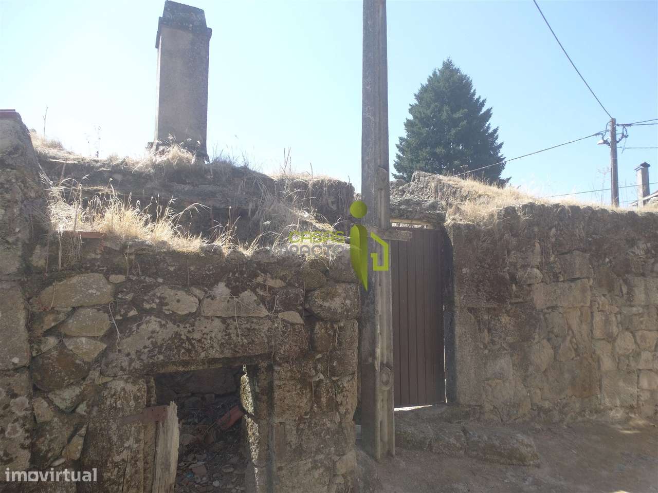 Moradia de Pedra, para reconstrução em Vila Cortês da Serra, Gouveia-9