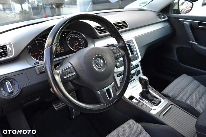 Volkswagen Passat Alltrack 2.0 TDI 4Motion DSG BlueMotion Tec - 6